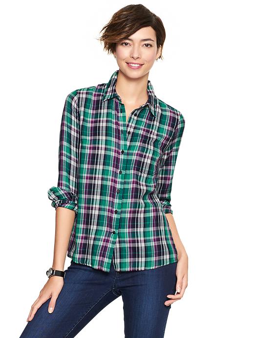 1 of 8 showing, with the color green plaid of product Fitted boyfriend plaid flannel shirt