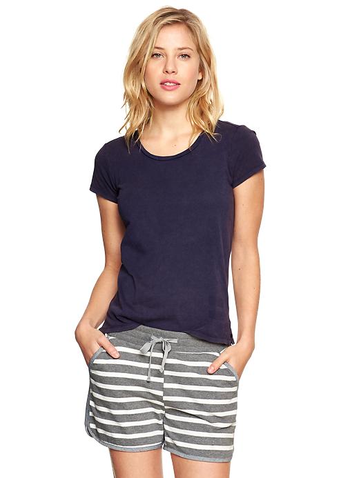 1 of 8 showing, with the color dark night of product Short-sleeve crew tee