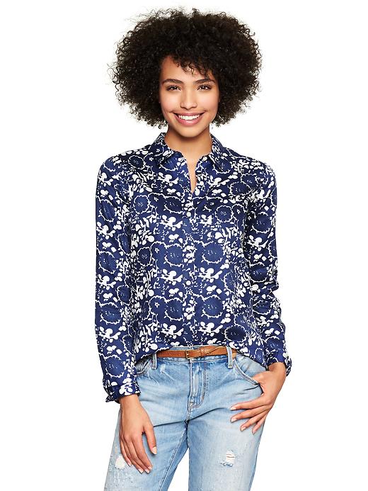1 of 8 showing, with the color blue daisy of product Fitted boyfriend floral shirt