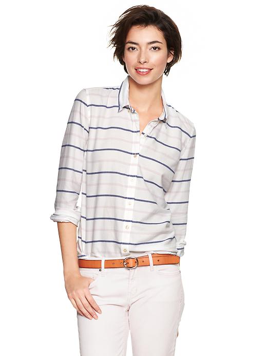 View large product image 1 of 1. Fitted boyfriend oxford shirt