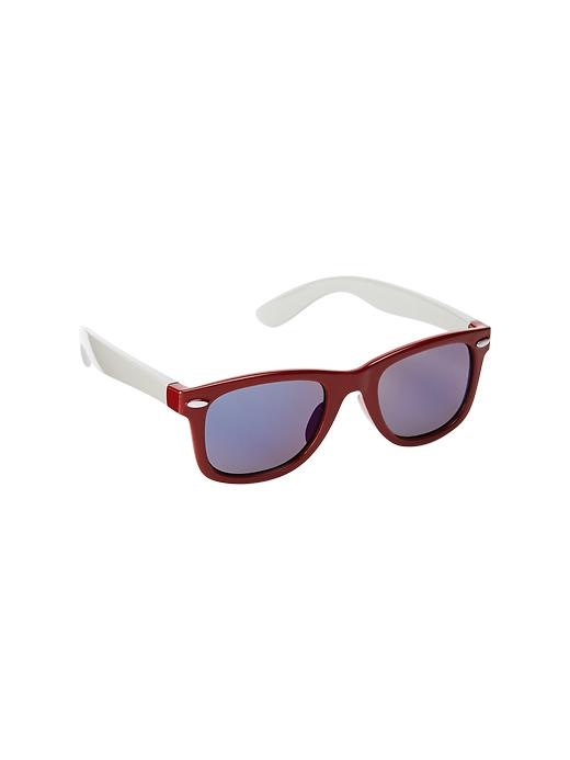 1 of 8 showing, with the color admiral red of product Colorblock retro sunglasses