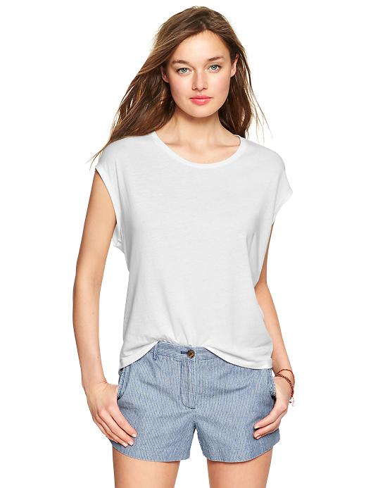 1 of 8 showing, with the color white of product Shirttail-back tee
