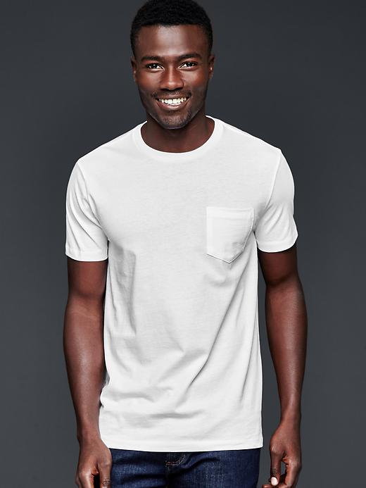 1 of 8 showing, with the color white of product Essential pocket t-shirt