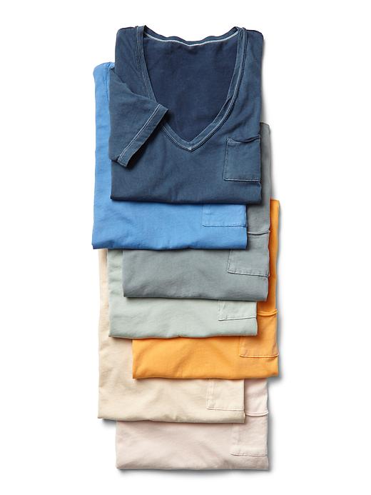 2 of 8 showing, with the color dark night of product Faded V-neck tee