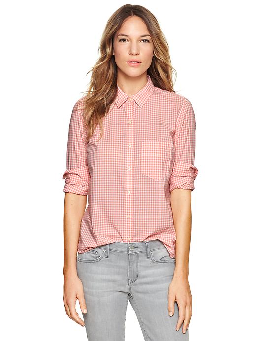 1 of 8 showing, with the color peach gingham of product Fitted boyfriend gingham shirt