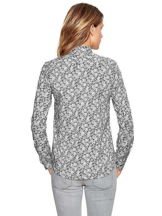 View large product image 2 of 2. Fitted boyfriend printed shirt