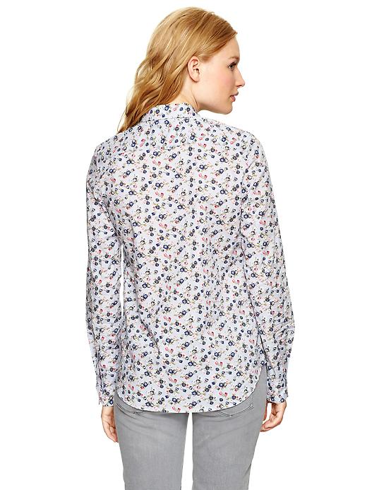 2 of 8 showing, with the color blue floral of product Fitted boyfriend printed shirt