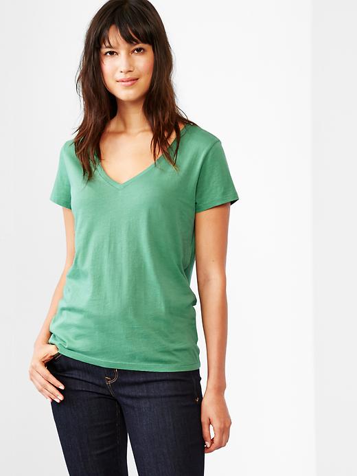 1 of 8 showing, with the color arctic green of product Essential short-sleeve V-neck tee