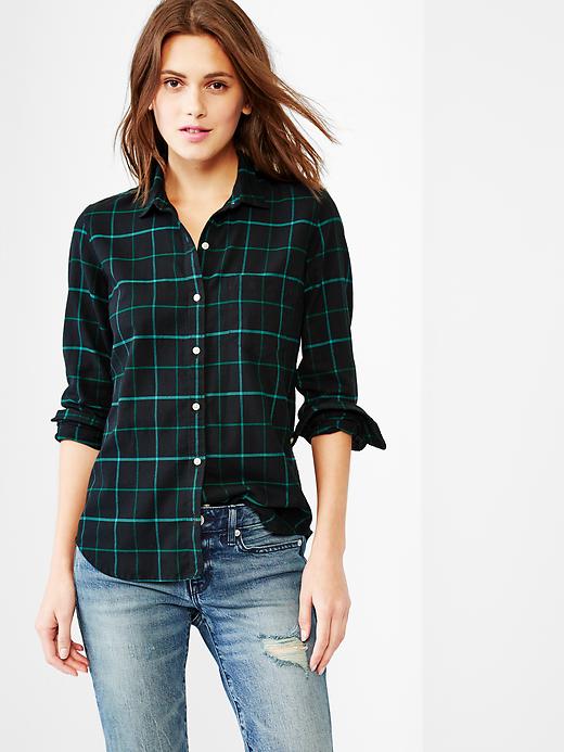 1 of 8 showing, with the color black plaid of product Fitted boyfriend plaid oxford shirt