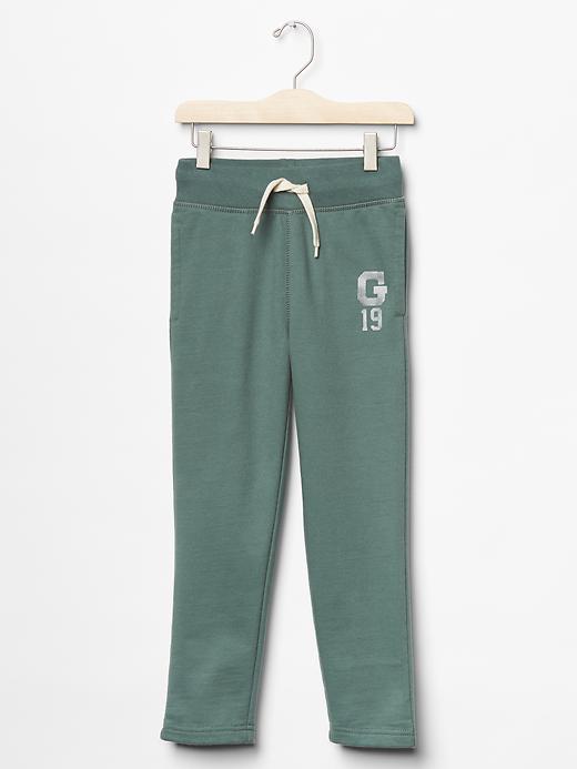 1 of 8 showing, with the color district green of product Logo slim sweats
