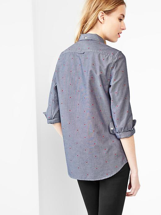 2 of 8 showing, with the color silverlake dot of product Fitted boyfriend printed oxford shirt