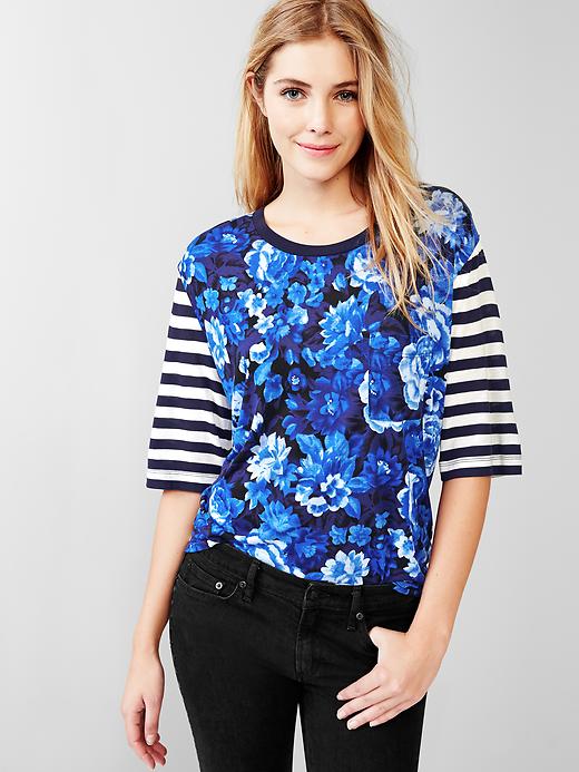 1 of 8 showing, with the color blue of product Mix-print fluid relaxed tee