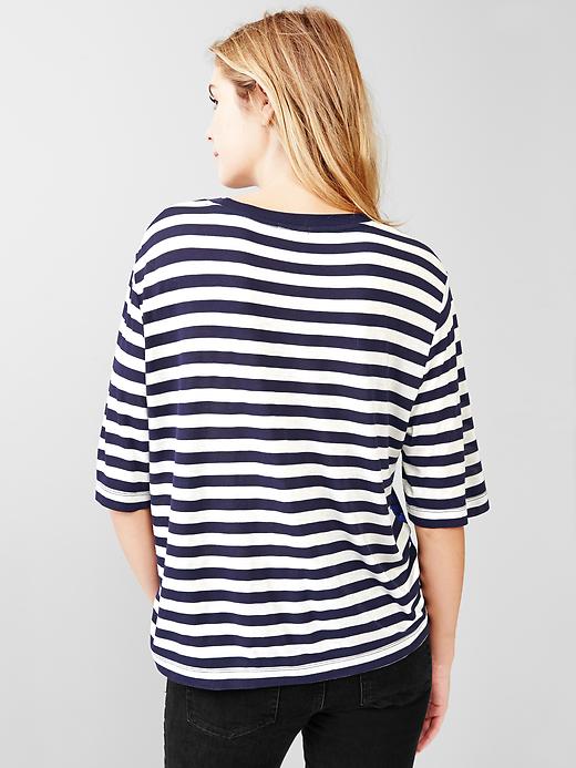 2 of 8 showing, with the color blue of product Mix-print fluid relaxed tee
