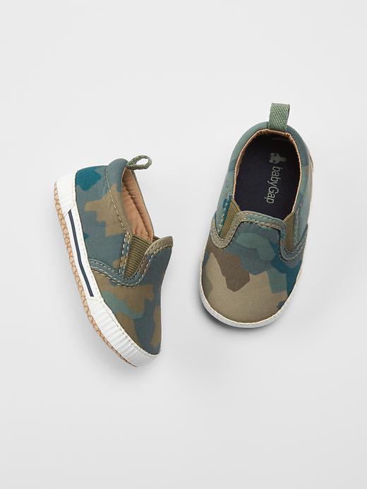 1 of 8 showing, with the color camo of product Camo slip-on sneakers