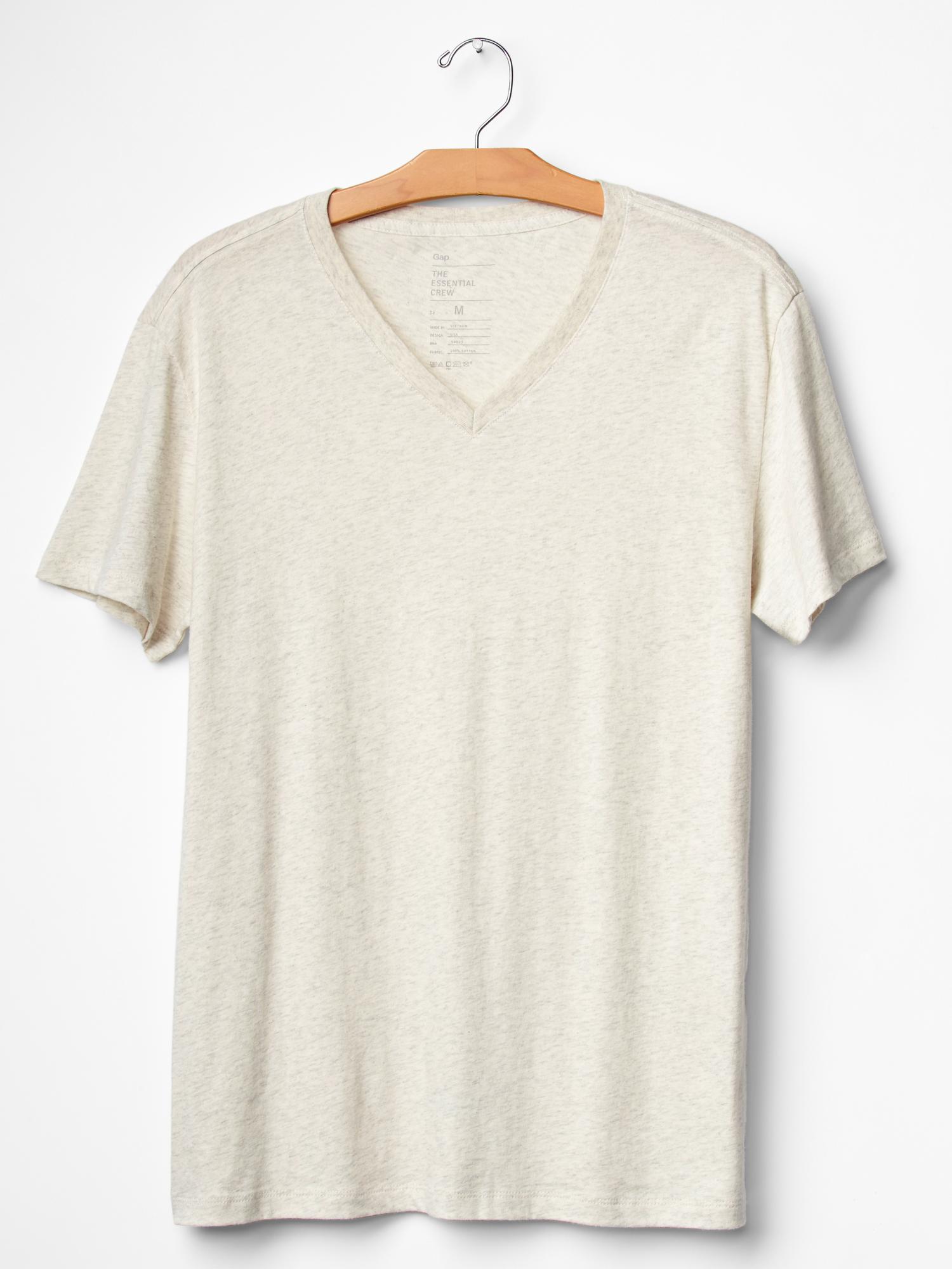 Essential V-neck t-shirt | Gap