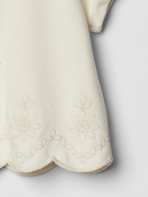 2 of 8 showing, with the color chalk of product Embroidered sweatshirt top