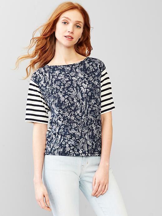 1 of 8 showing, with the color paisley print of product Mix-print crop tee