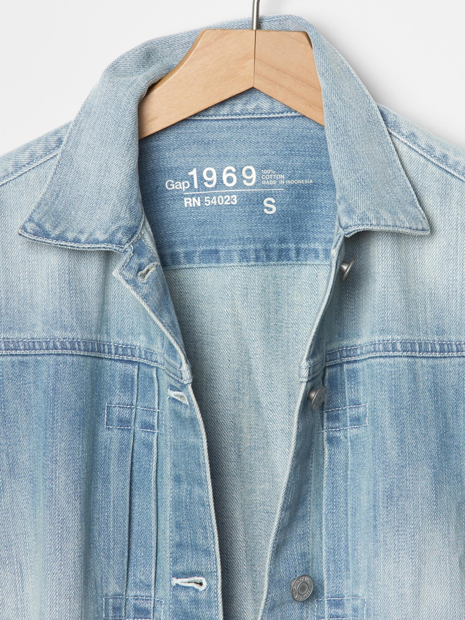 1969 modern denim jacket Gap