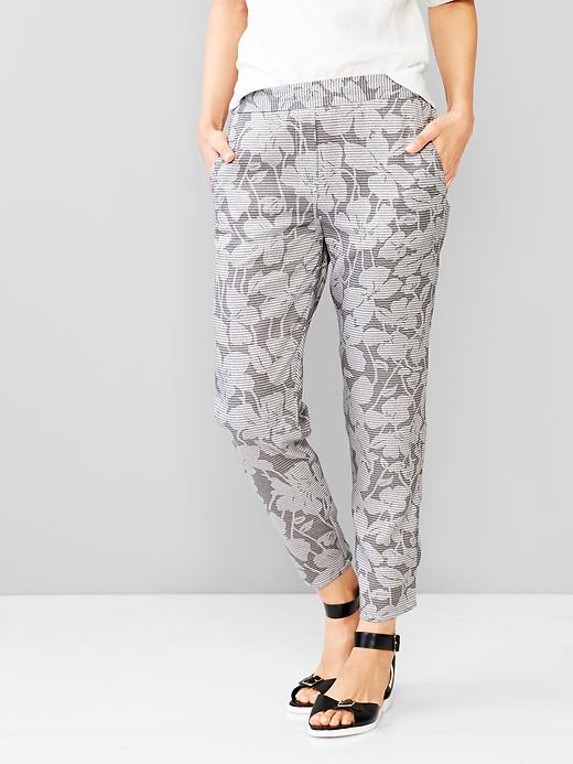 1 of 8 showing, with the color floral print of product Printed TENCEL™ jogger pants