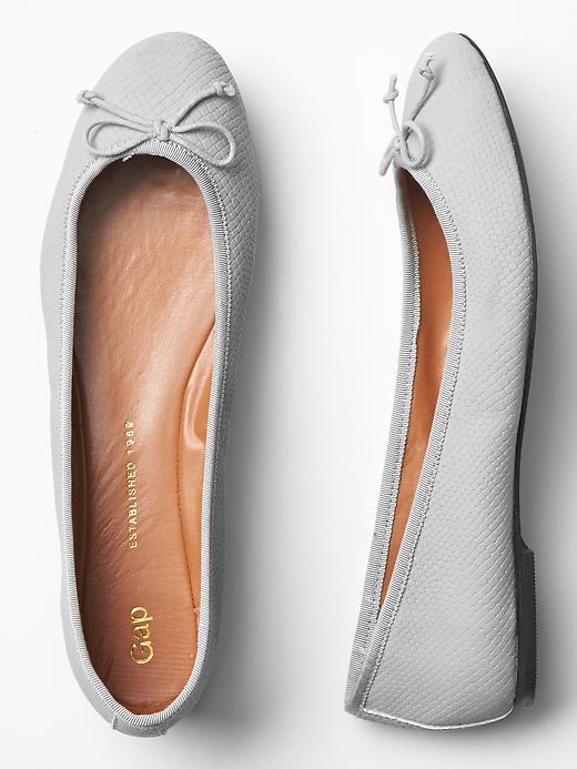 2 of 8 showing, with the color classic grey of product Snakeskin ballet flats