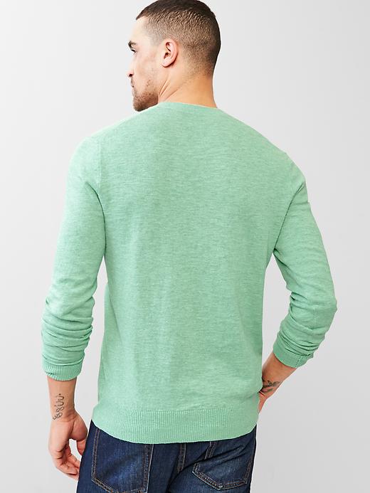 2 of 8 showing, with the color green heather of product Cotton slub V-neck sweater