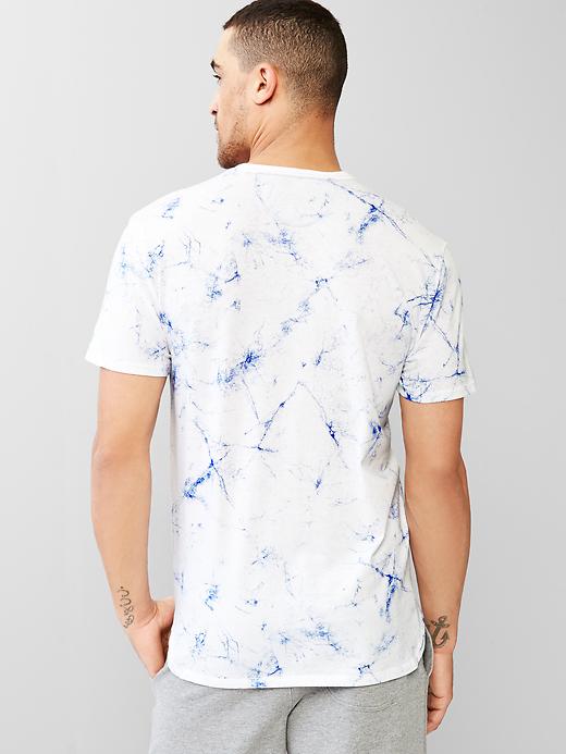 2 of 8 showing, with the color vcc hot marino of product Urban Active print t-shirt