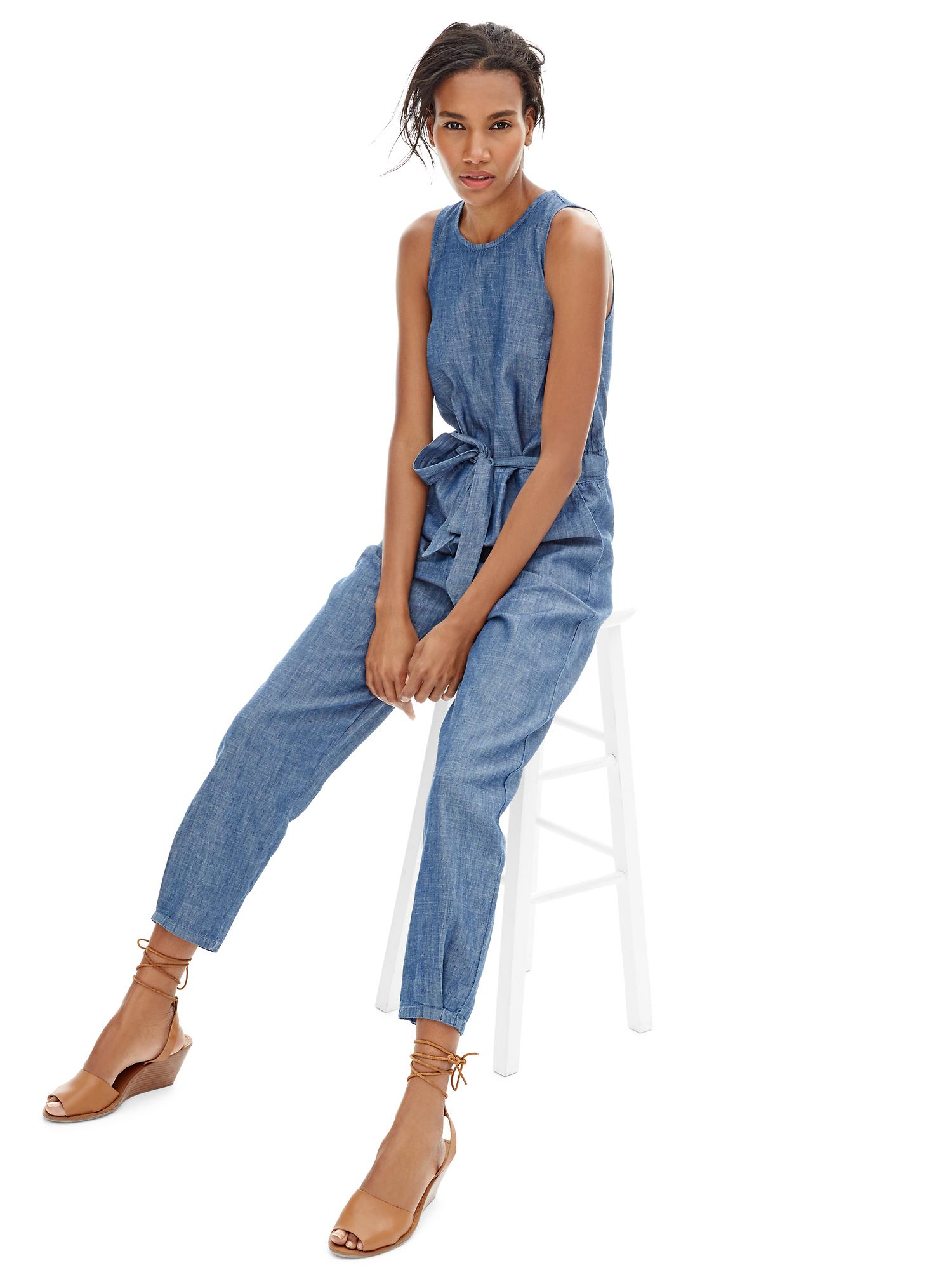 Женские комбинезоны Gap 1969 slit-back denim jumpsuit — фото 5