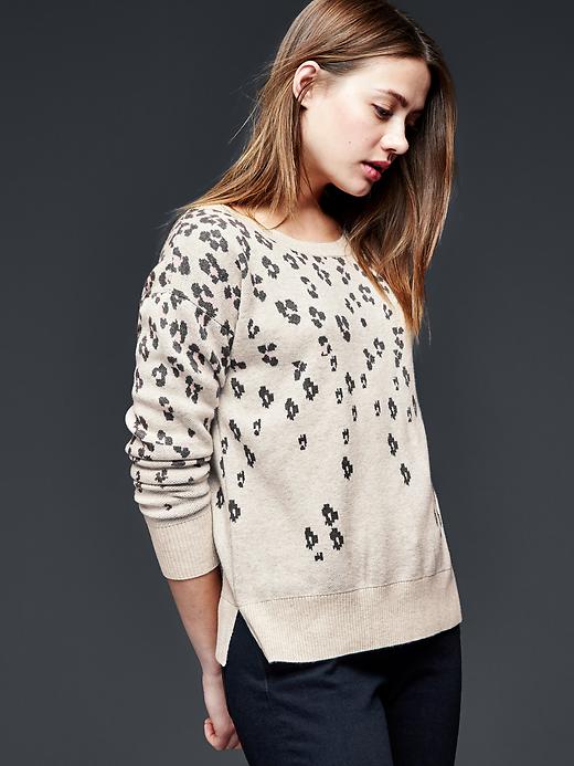 1 of 8 showing, with the color oatmeal heather of product Brooklyn animal print sweatshirt