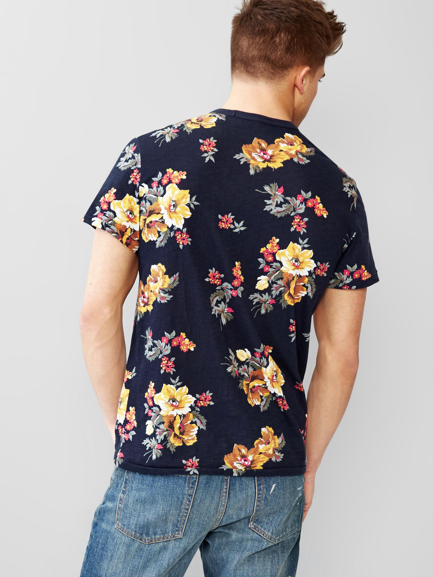 Lived-in floral pocket t-shirt | Gap