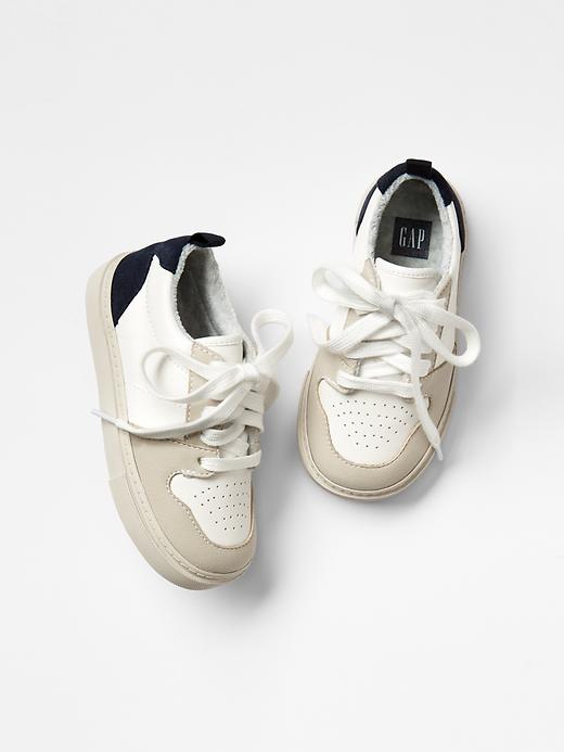 1 of 8 showing, with the color new off white of product Colorblock trainers