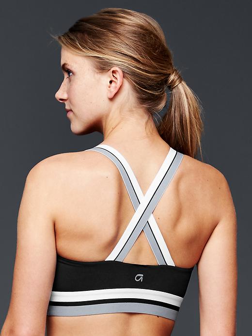 1 of 8 showing, with the color true black of product High-neck medium impact sports bra