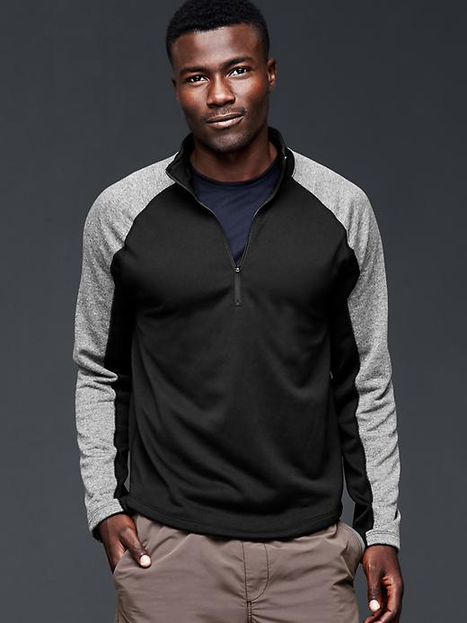 1 of 8 showing, with the color true black of product Urban Active colorblock half-zip pullover