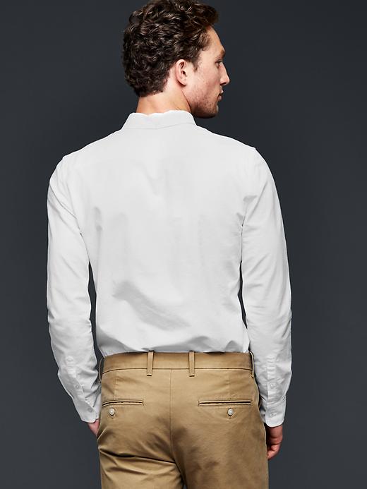 2 of 8 showing, with the color white of product Solid oxford shirt (slim fit)