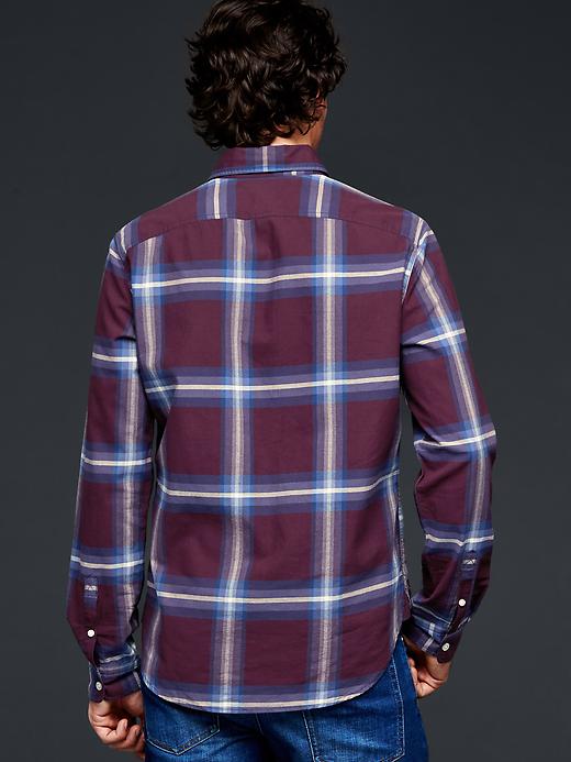 2 of 8 showing, with the color ruby wine of product Stone plaid twill shirt