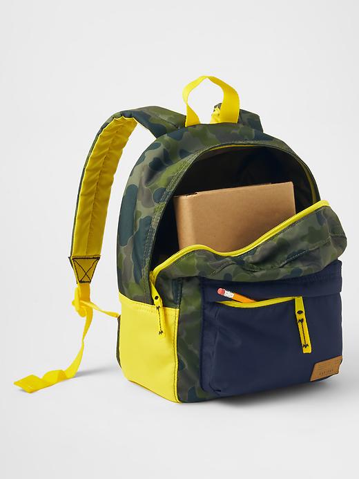 2 of 8 showing, with the color camo of product Contrast camo backpack