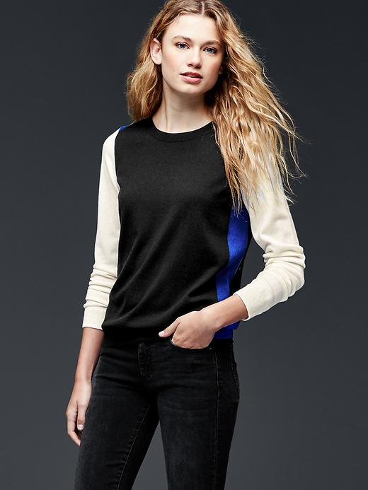1 of 8 showing, with the color true black of product Colorblock brooklyn sweatshirt