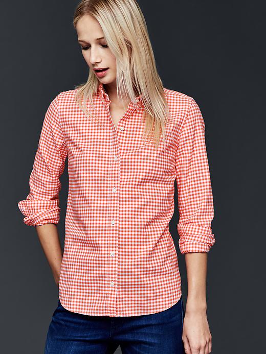 1 of 8 showing, with the color small red check of product Fitted boyfriend oxford shirt