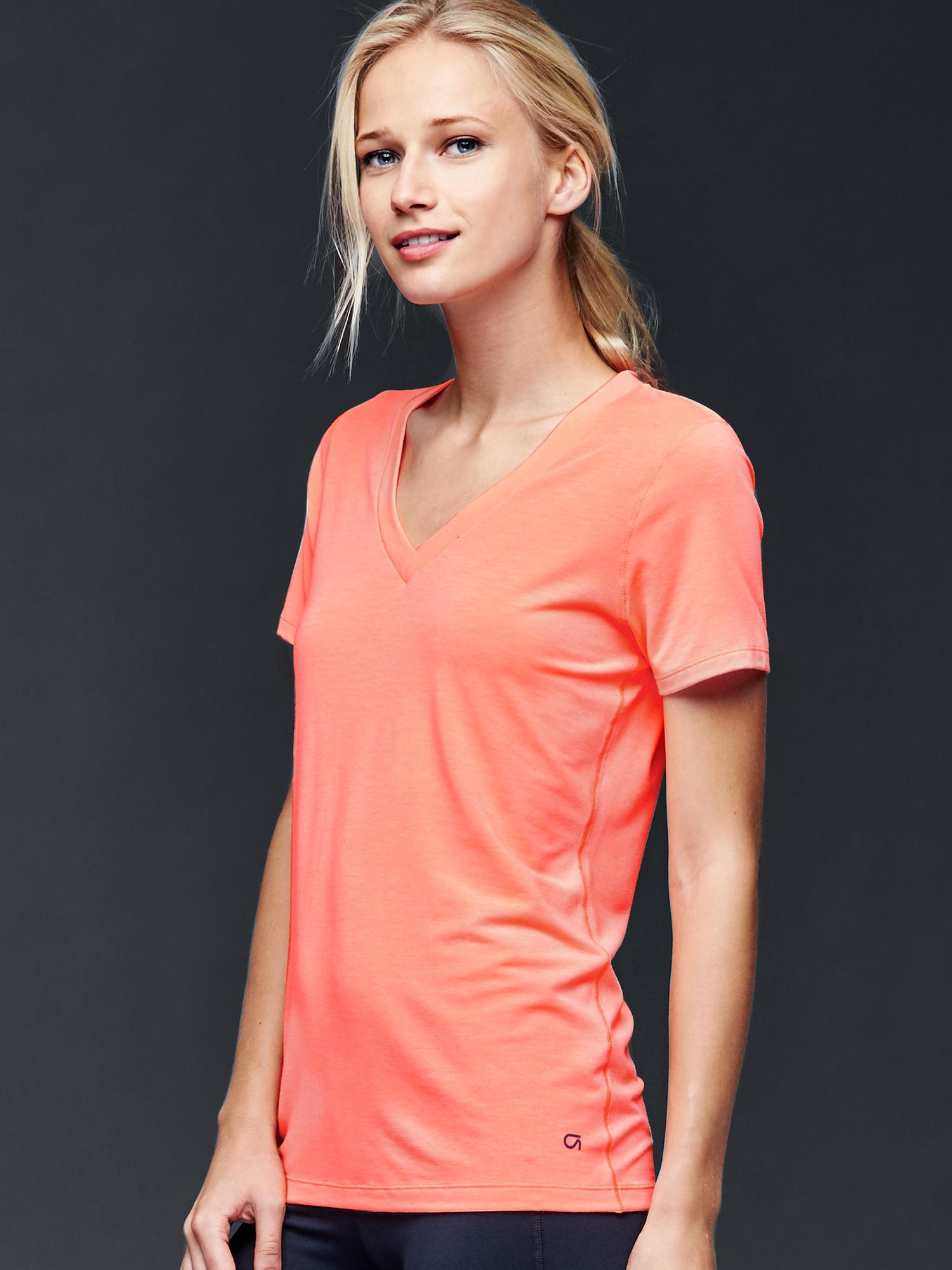 Gap breathe shop v neck