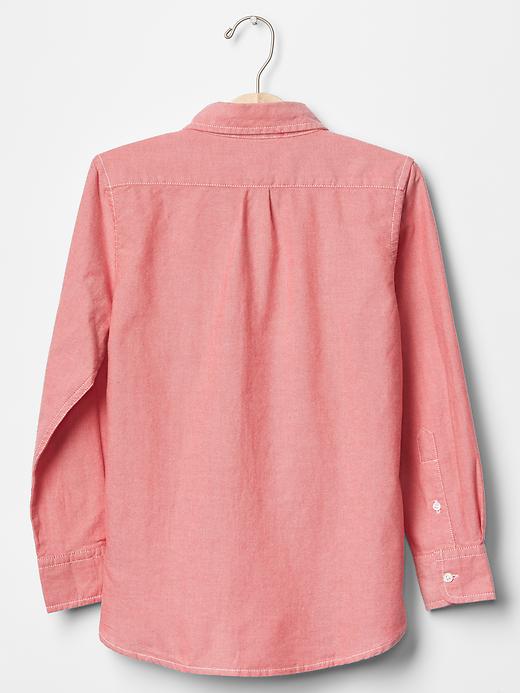 2 of 8 showing, with the color strawberry field of product Oxford shirt