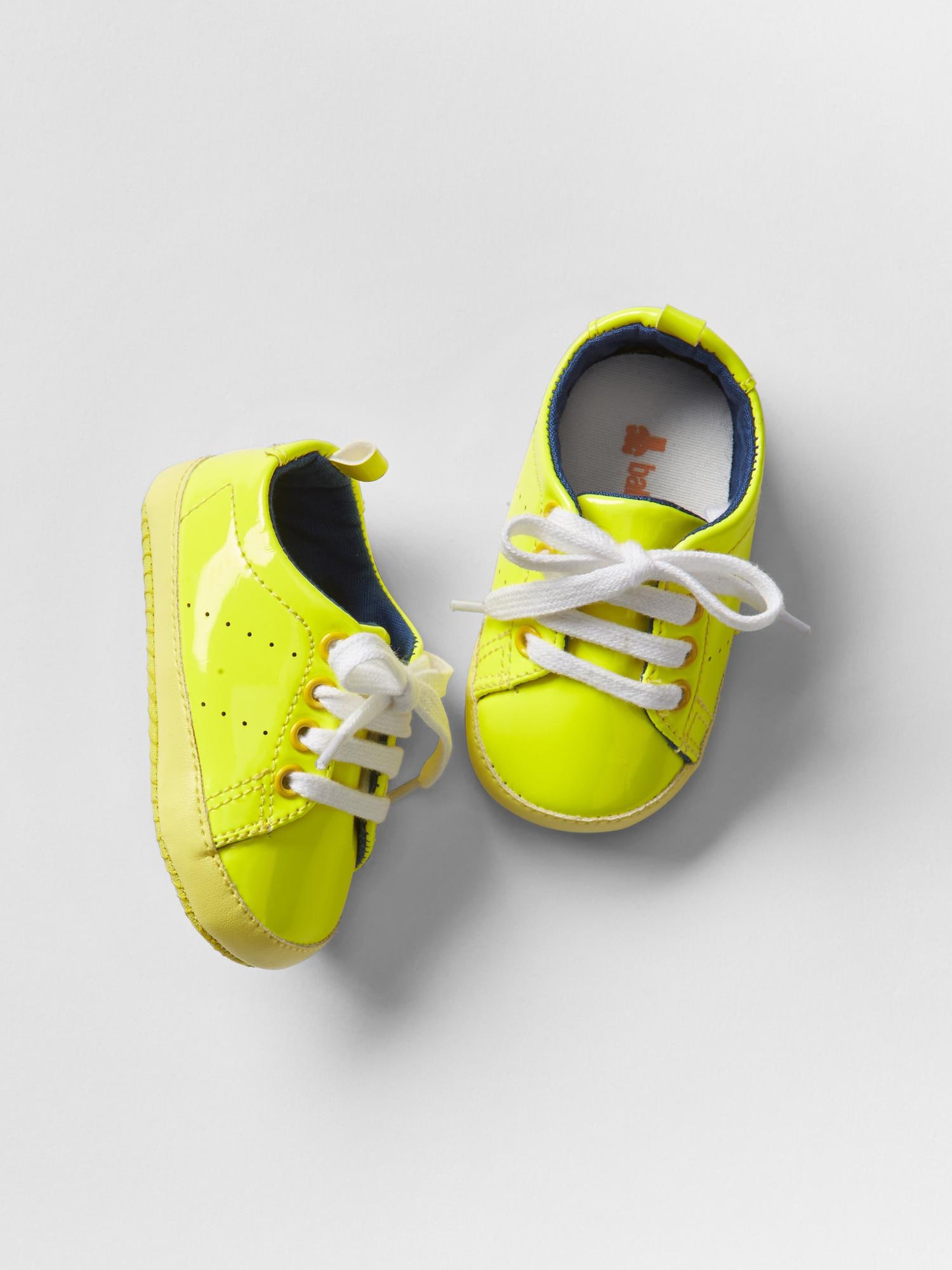 Gap white leather sneakers deals