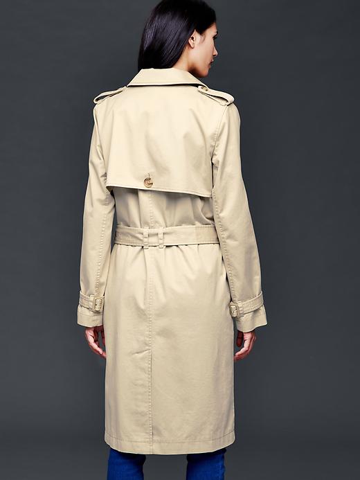2 of 8 showing, with the color oak of product Classic trench