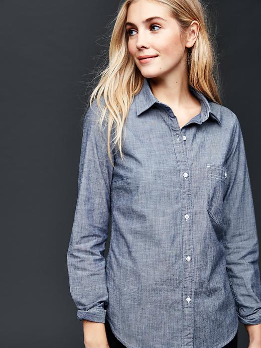1 of 8 showing, with the color medium chambray of product Fitted boyfriend chambray shirt