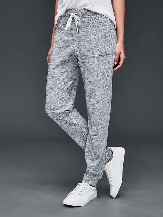 1 of 8 showing, with the color space dye grey of product Sun wash skinny joggers