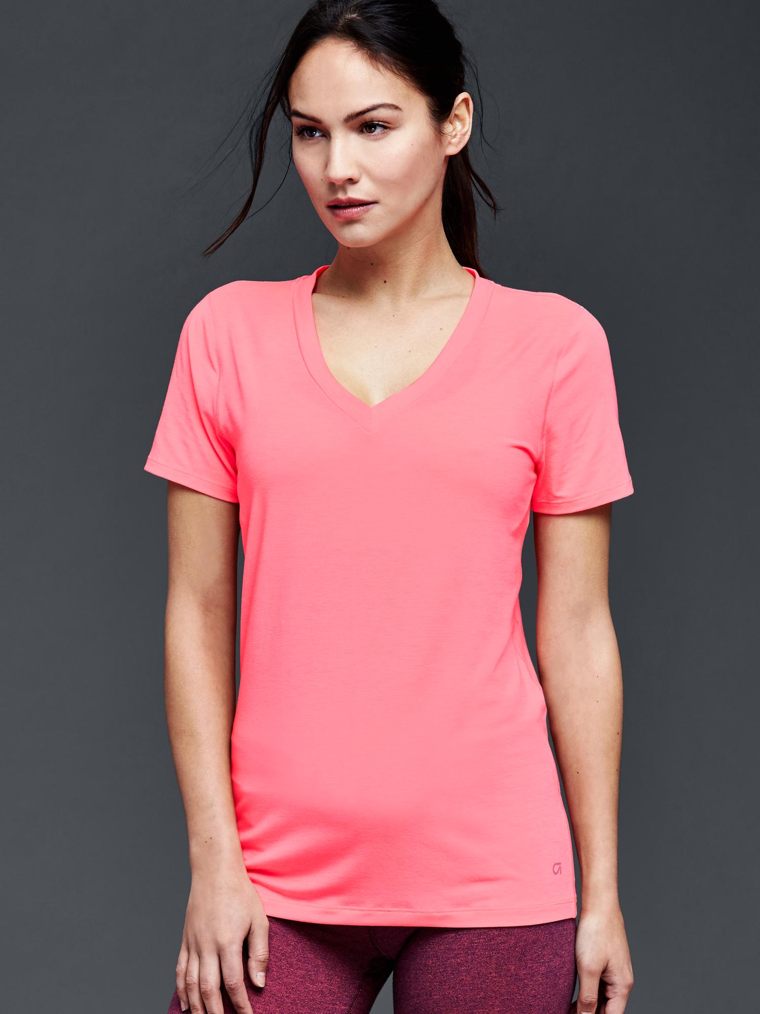 GapFit Breathe V-neck tee | Gap
