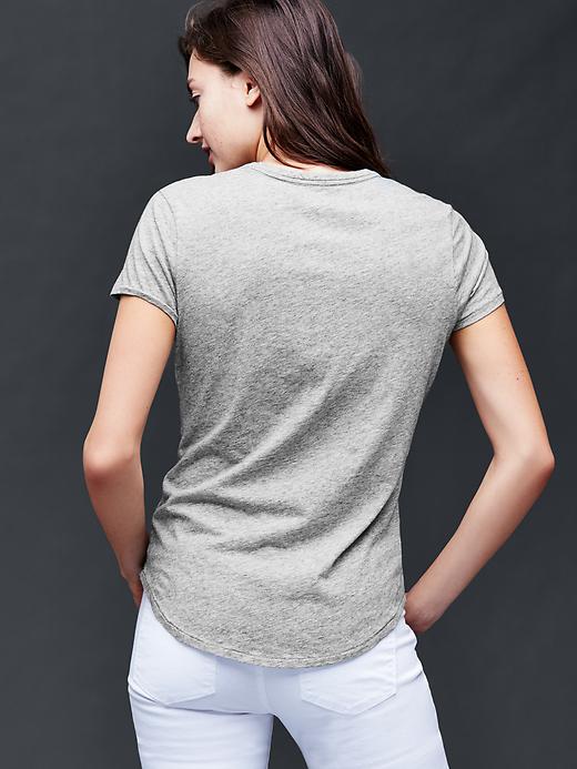 2 of 8 showing, with the color marled heather grey of product Vintage wash crewneck tee