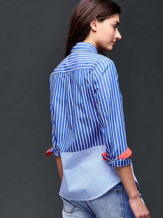 2 of 8 showing, with the color blue combo of product Colorblock stripe fitted boyfriend shirt