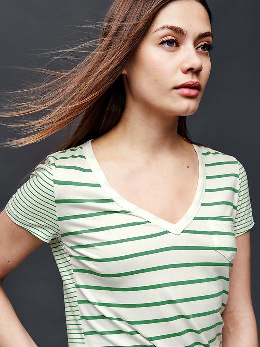 1 of 8 showing, with the color rose leaf of product Vintage wash V-neck stripe tee
