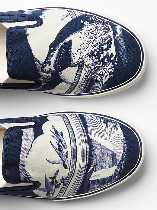 2 of 8 showing, with the color ANTIQUE WHITE of product Shark slip-on sneakers