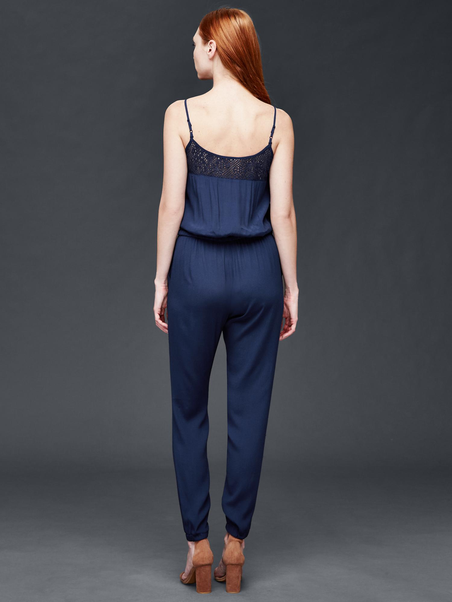 Женские комбинезоны Gap Crochet-yoke jumpsuit — фото 2