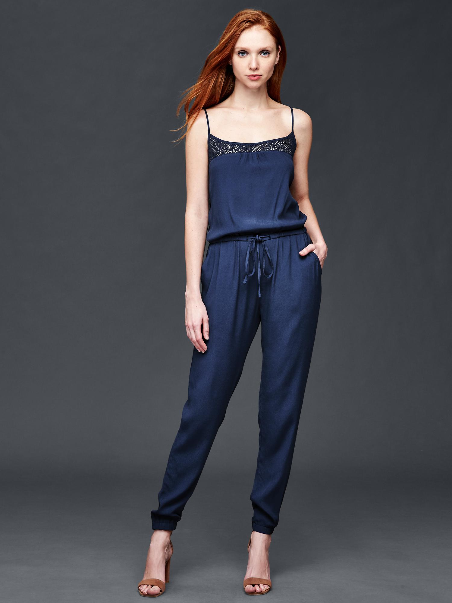Женские комбинезоны Gap Crochet-yoke jumpsuit